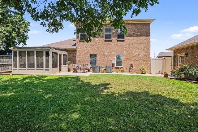 2501 Pinnacle Dr, Chapel Hill, TN 37034