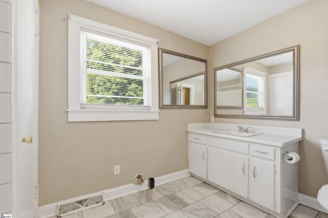 1021 Gentry Memorial Highway, Easley, SC 29640
