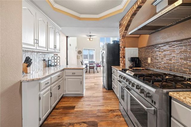 606 Lake Viking Terrace, Gallatin, MO 64640