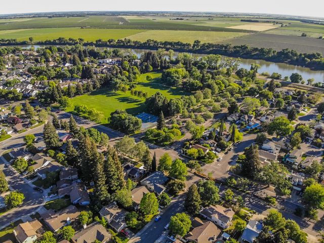 7761 Roberts River Way, Sacramento, CA 95831
