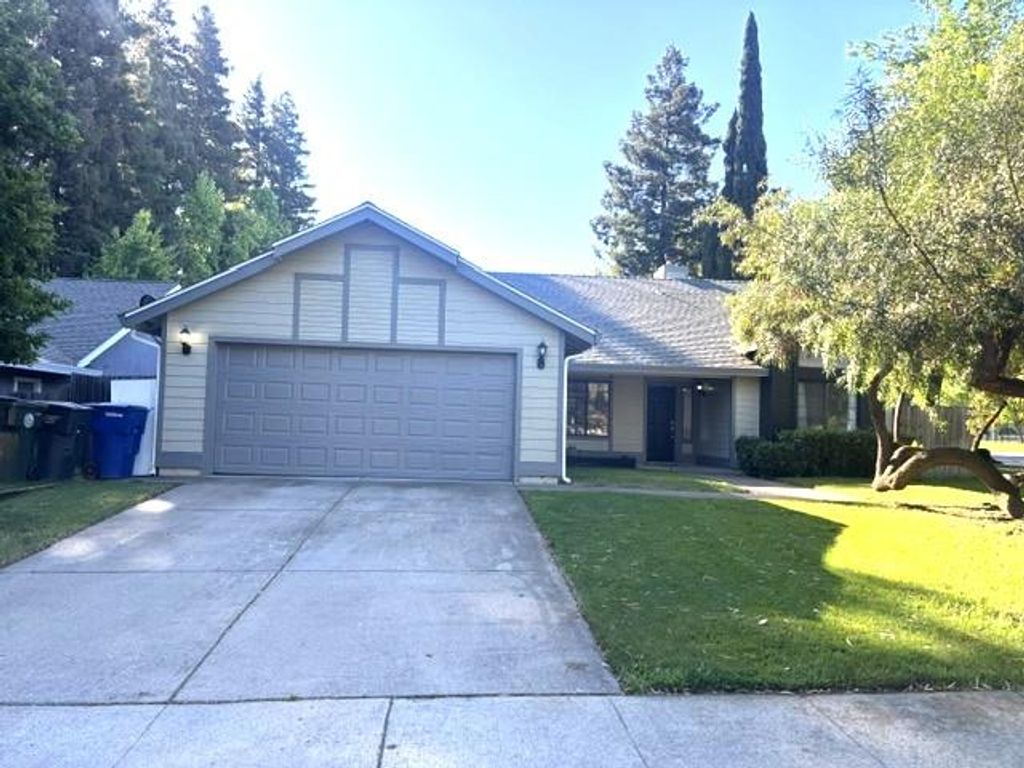 7761 Roberts River Way, Sacramento, CA 95831