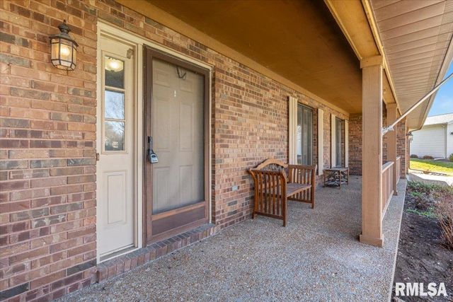 124 Augie Court, Chatham, IL 62629