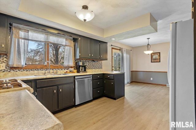 124 Augie Court, Chatham, IL 62629