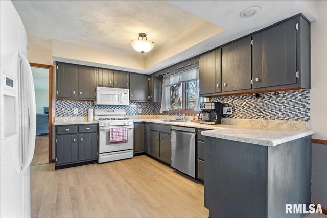 124 Augie Court, Chatham, IL 62629