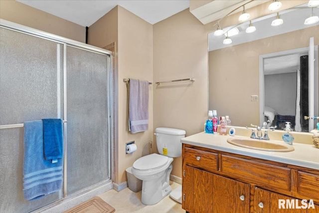 124 Augie Court, Chatham, IL 62629