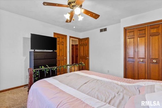 124 Augie Court, Chatham, IL 62629