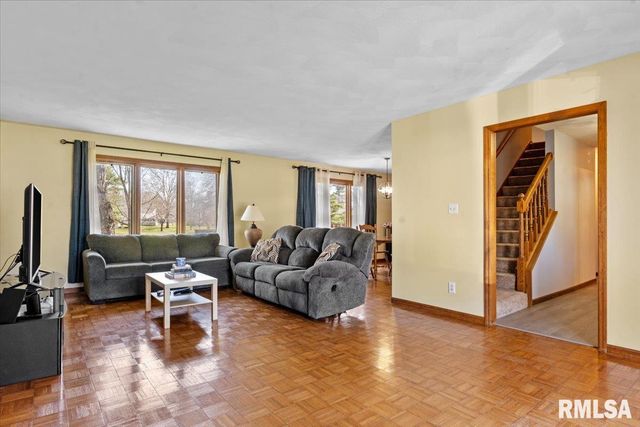 124 Augie Court, Chatham, IL 62629