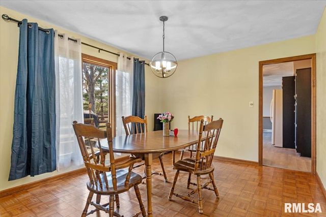 124 Augie Court, Chatham, IL 62629