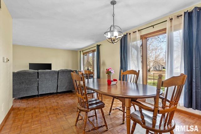 124 Augie Court, Chatham, IL 62629