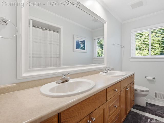 6229 Sandshores Drive, Troy, MI 48085