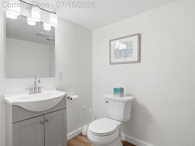 6229 Sandshores Drive, Troy, MI 48085