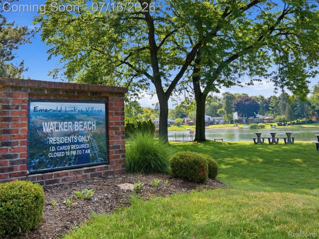 6229 Sandshores Drive, Troy, MI 48085