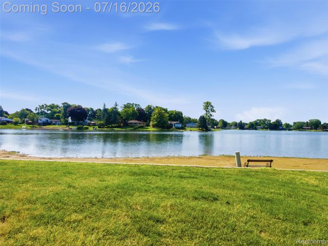 6229 Sandshores Drive, Troy, MI 48085
