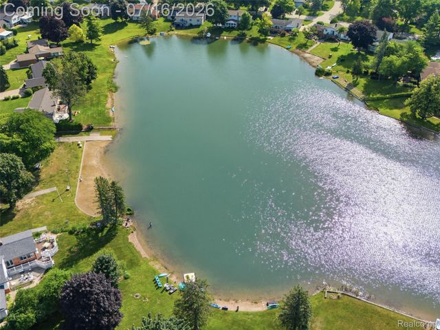 6229 Sandshores Drive, Troy, MI 48085
