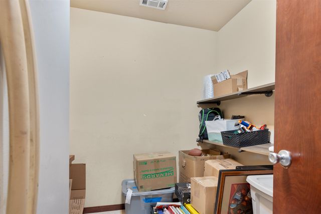 1504 NW 28th St, Minot, ND 58703