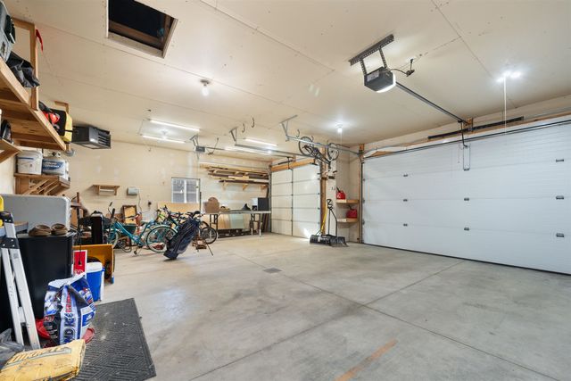 1504 NW 28th St, Minot, ND 58703