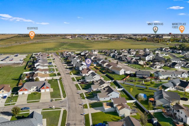 1504 NW 28th St, Minot, ND 58703
