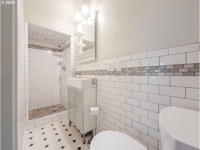5330 Ne 19TH Ave, Portland, OR 97211