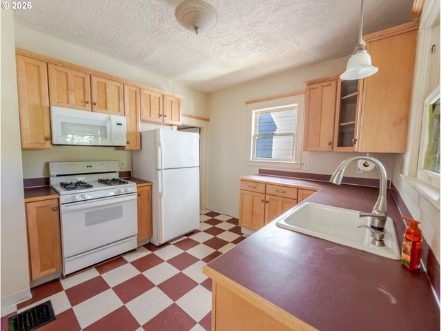 5330 Ne 19TH Ave, Portland, OR 97211