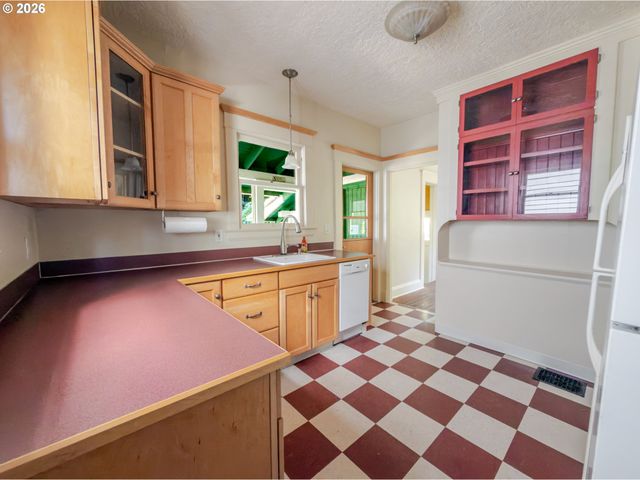 5330 Ne 19TH Ave, Portland, OR 97211