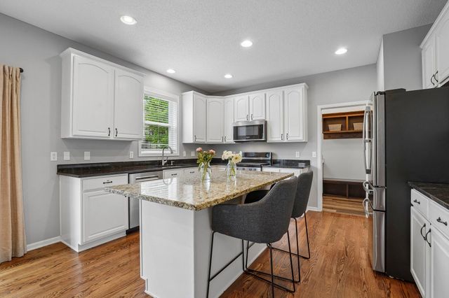 2908 Hilltop Drive, Chaska, MN 55318