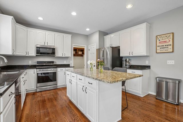2908 Hilltop Drive, Chaska, MN 55318