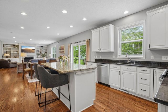 2908 Hilltop Drive, Chaska, MN 55318