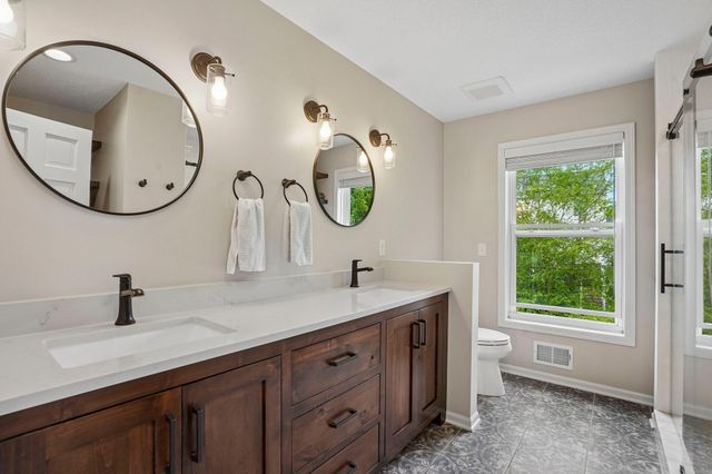 2908 Hilltop Drive, Chaska, MN 55318