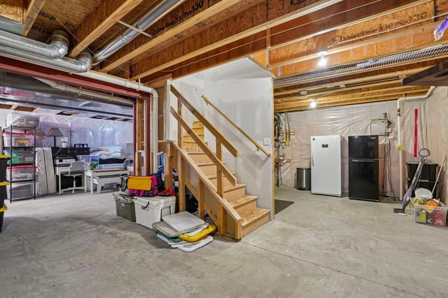 2908 Hilltop Drive, Chaska, MN 55318