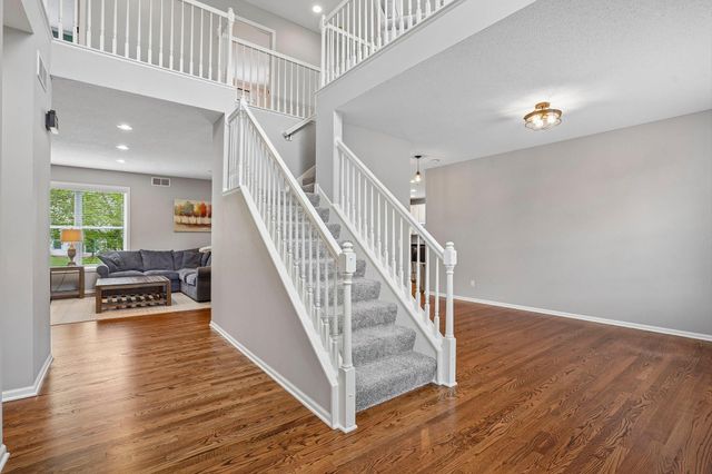 2908 Hilltop Drive, Chaska, MN 55318