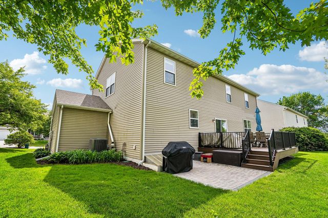 2908 Hilltop Drive, Chaska, MN 55318