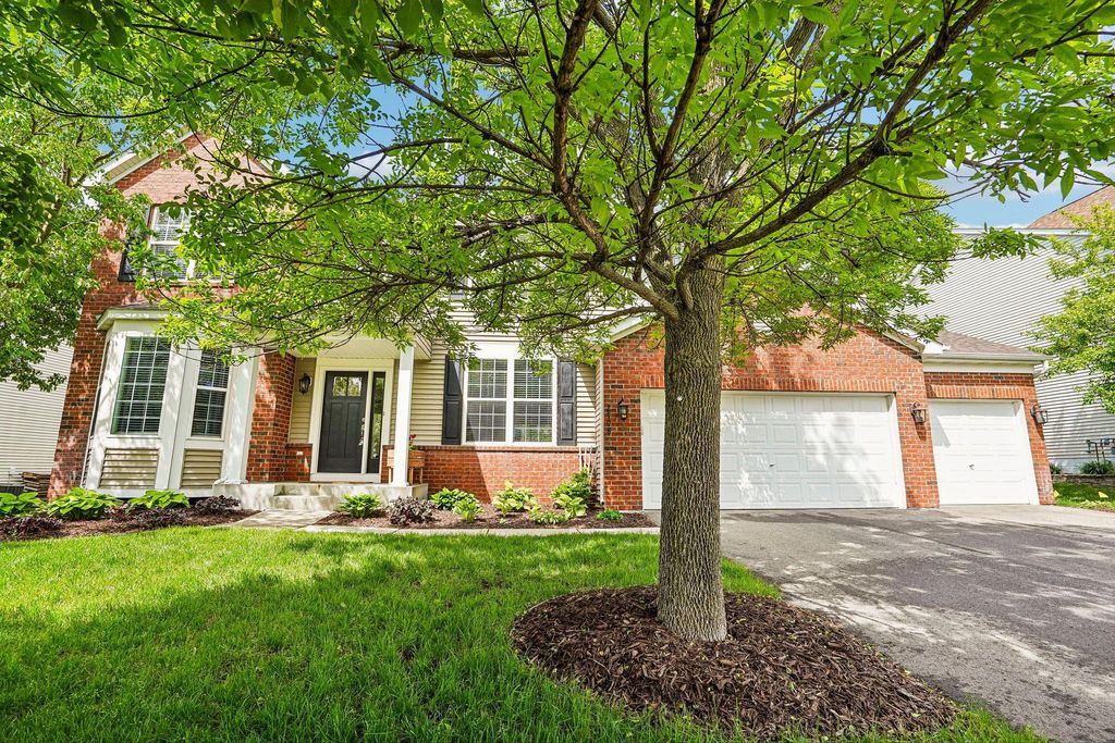2908 Hilltop Drive, Chaska, MN 55318