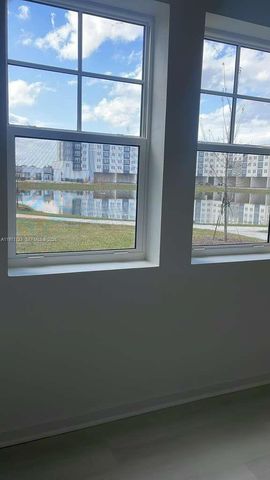 5587 MILLENIA PARK BOULEVARD 111, Orlando, FL 32839