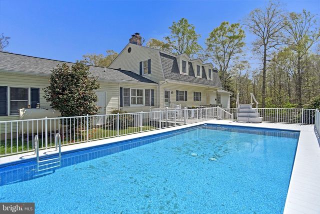 7045 ROSE LN, La Plata, MD 20646
