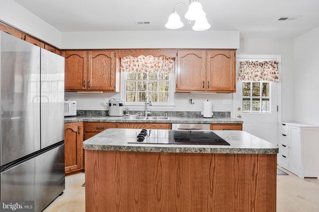7045 ROSE LN, La Plata, MD 20646