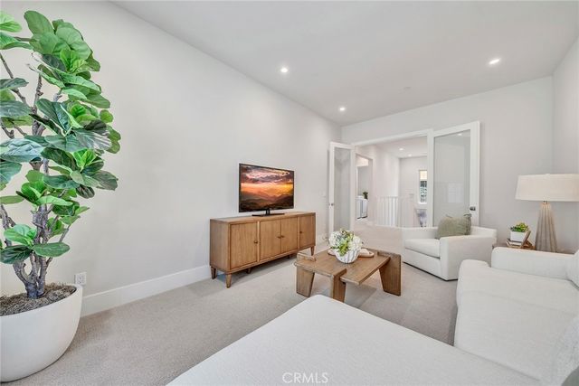 207 Pinnacle, Irvine, CA 92602