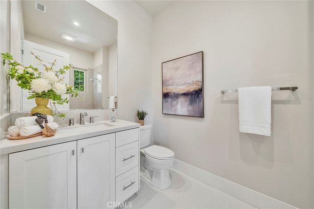 207 Pinnacle, Irvine, CA 92602