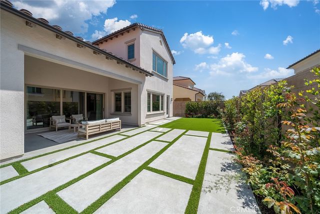207 Pinnacle, Irvine, CA 92602