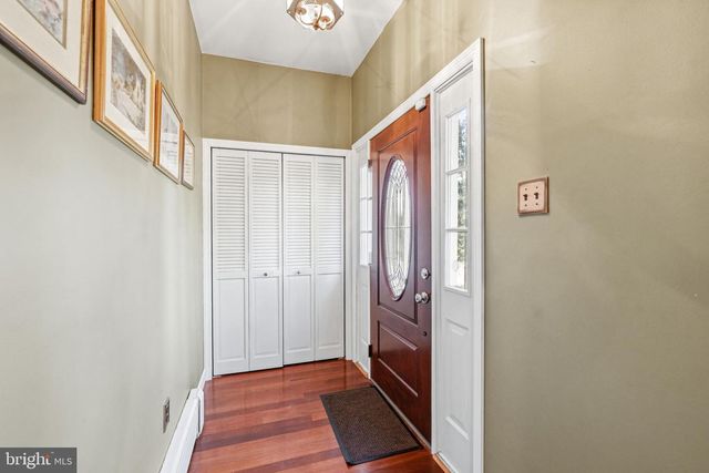 267 W WHITE HORSE PIKE, Berlin, NJ 08009