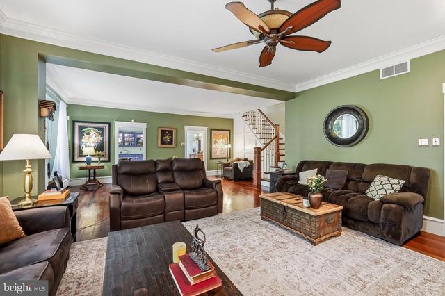 267 W WHITE HORSE PIKE, Berlin, NJ 08009