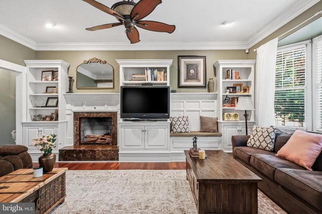 267 W WHITE HORSE PIKE, Berlin, NJ 08009
