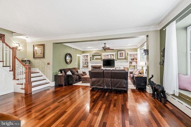 267 W WHITE HORSE PIKE, Berlin, NJ 08009