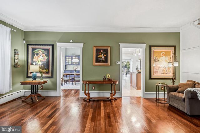 267 W WHITE HORSE PIKE, Berlin, NJ 08009