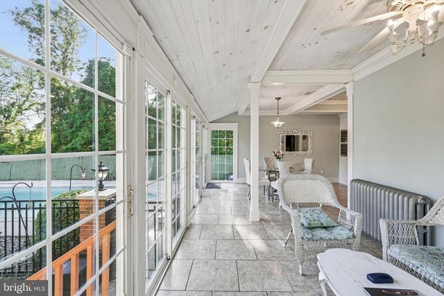 267 W WHITE HORSE PIKE, Berlin, NJ 08009