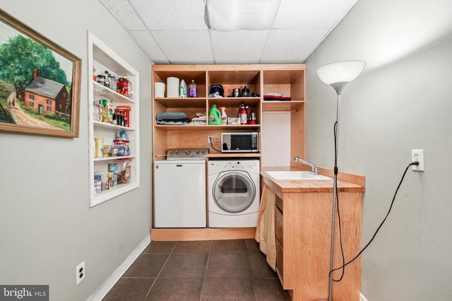 267 W WHITE HORSE PIKE, Berlin, NJ 08009