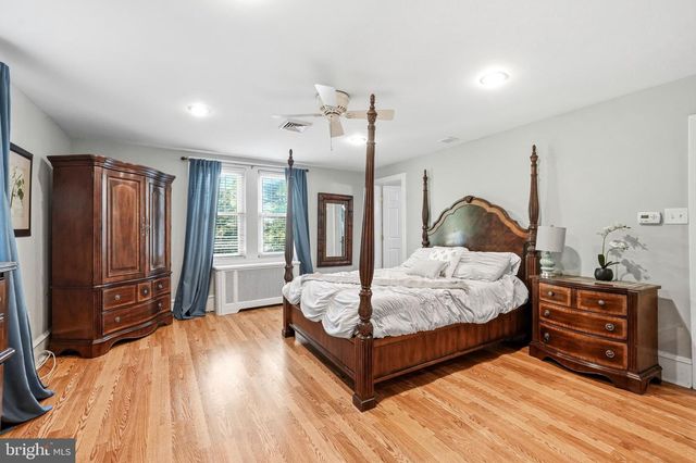 267 W WHITE HORSE PIKE, Berlin, NJ 08009