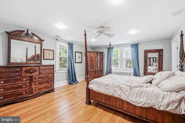 267 W WHITE HORSE PIKE, Berlin, NJ 08009