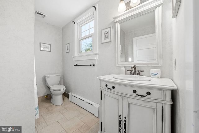 267 W WHITE HORSE PIKE, Berlin, NJ 08009