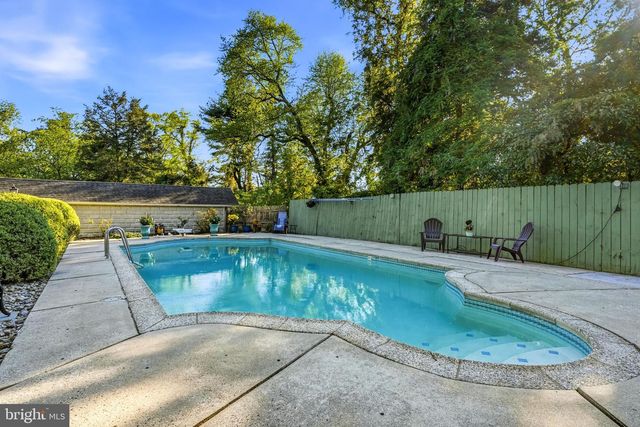 267 W WHITE HORSE PIKE, Berlin, NJ 08009