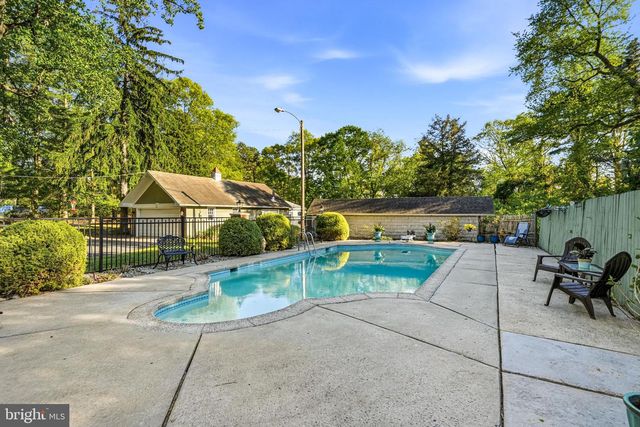 267 W WHITE HORSE PIKE, Berlin, NJ 08009